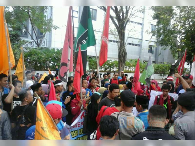 Peringati Harkitnas, Aliansi Omek Bojonegoro Turun Jalan