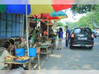 Liburan ke Tuban, Jangan Lupa Beli Oleh-Oleh Khas Ikan Asap Beraroma Sedap