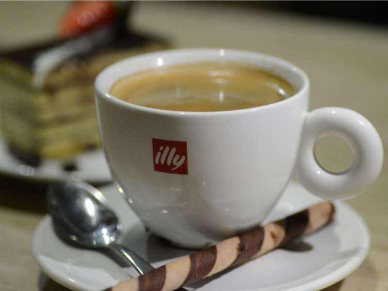 Berbagai Minuman Ini Jadi Teman Nongkrong yang Asyik