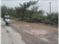 Jalan Menuju Lokasi Proyek J-TB Masih Berlubang