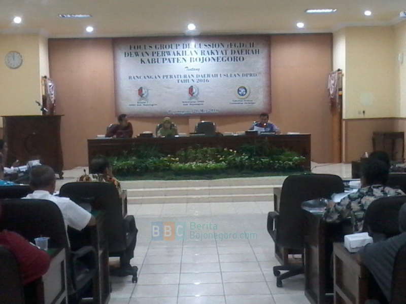 Pagi Tadi Komisi C Laksanakan FGD Bahas Raperda HIV/AIDS