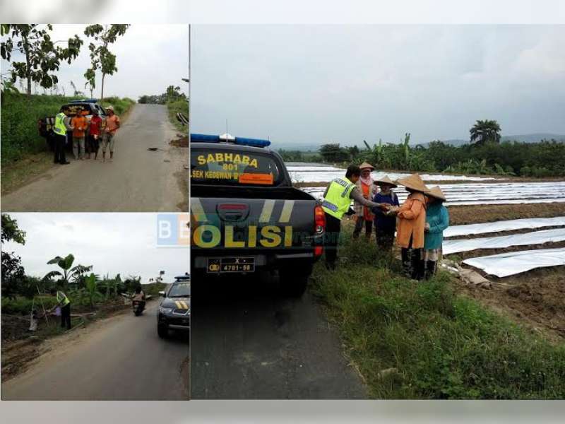 Dekatkan Diri pada Masyarakat, Polsek Kedewan Bagikan 100 Nasi Bungkus untuk Warga