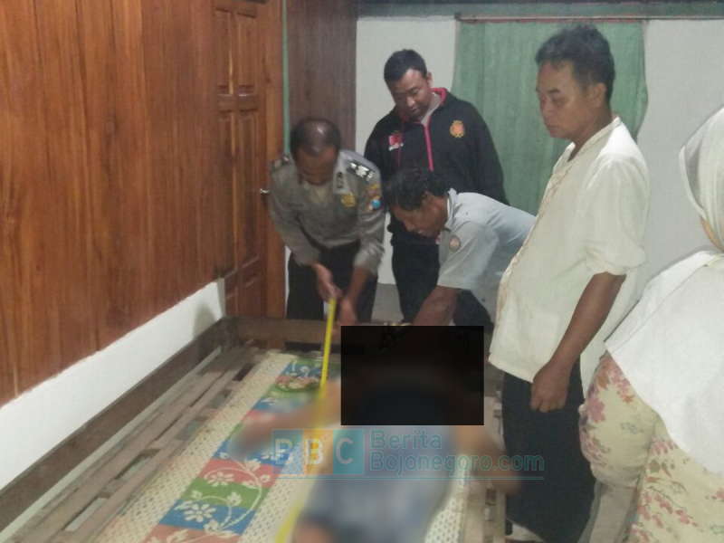 Wanita 70 Tahun Tewas Gantung Diri di Padangan