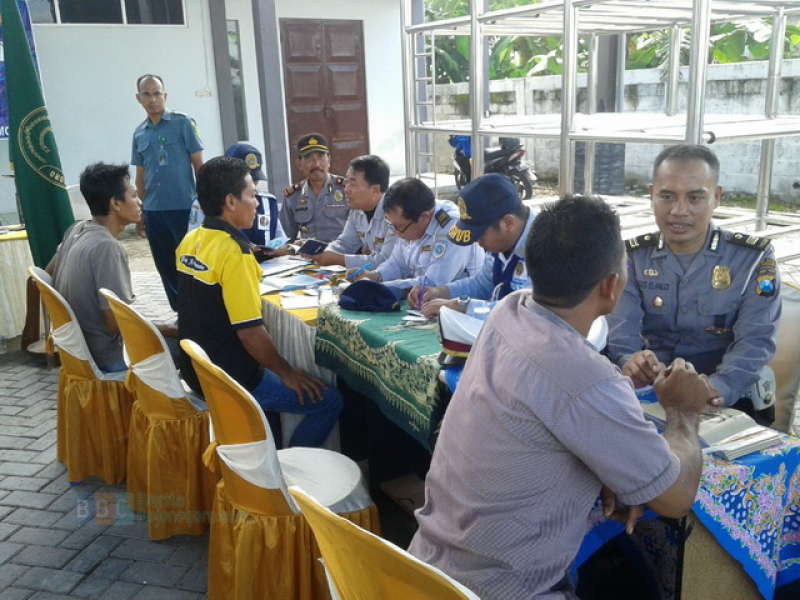 Polsek Baureno Gelar Razia Kendaraan dan Sidang di Tempat