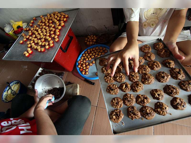 Perajin Kue Lebaran Mulai Kebanjiran Pesanan