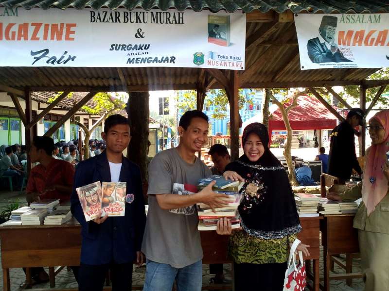 Dorong Minat Baca, Ponpes Assalam Gelar Bazar Buku