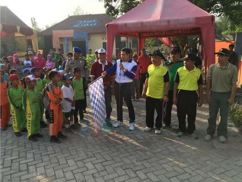 Kapolres Bojonegoro Berangkatkan Jalan Sehat di Trucuk