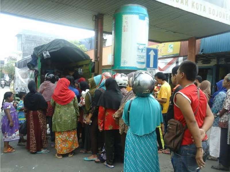 Operasi Pasar Murah Disperindag di Pasar Kota dan Kalitidu Digelar Hingga Menjelang Lebaran