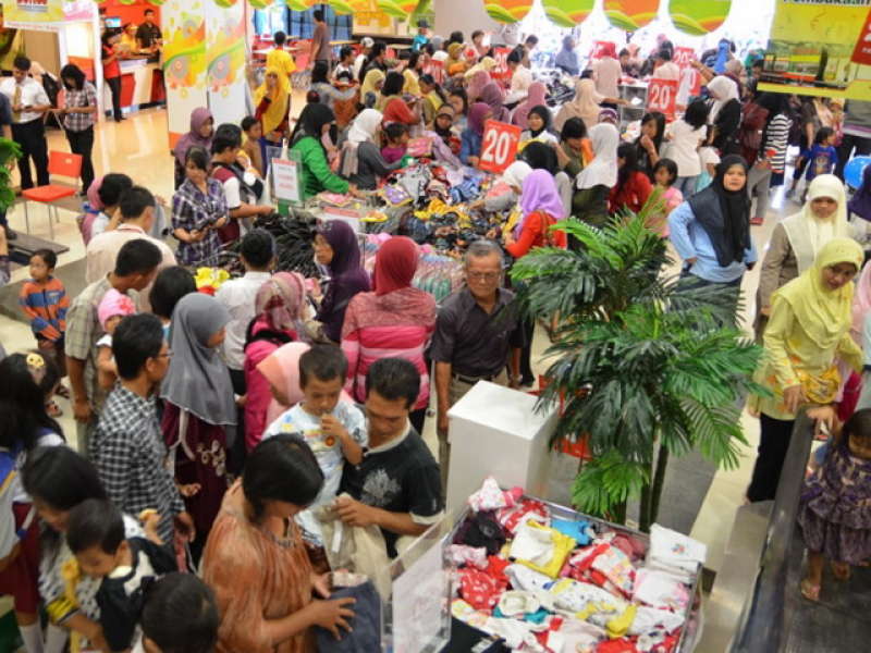 Jelang Puasa, Pusat Perbelanjaan Diserbu Pengunjung