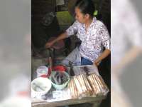 Bulan Puasa, Perajin Ledre di Padangan Kewalahan Melayani Pesanan