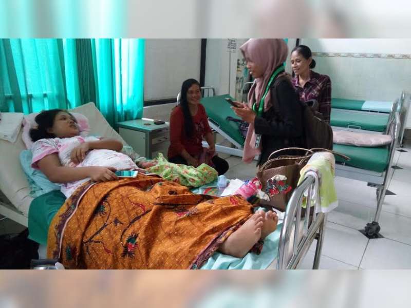 HMI Bojonegoro Bagikan Takjil di Rumah Sakit Selama Ramadan