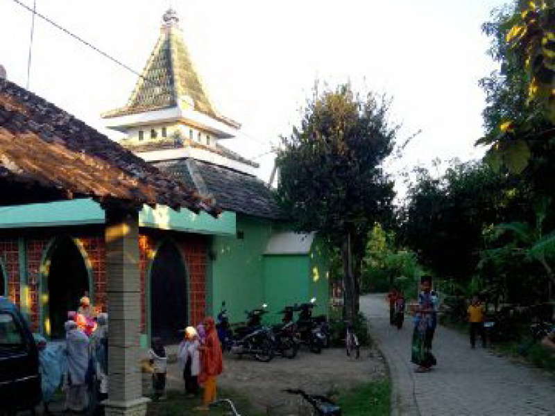 Semalam di Kampung Kristen Desa Kolong Kecamatan Ngasem