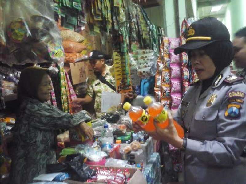 Dinkes Temukan Puluhan Makanan Kadaluarsa di Pasaran