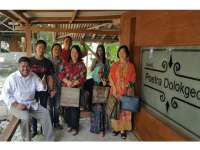 Jajaran Karyawan PEPC Borong Batik Jonegoroan Dolokgede Kecamatan Tambakrejo