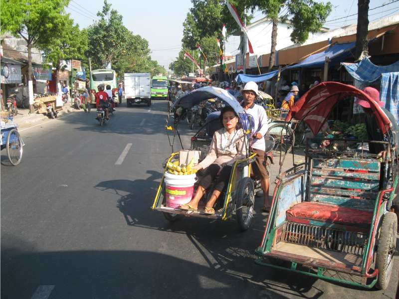 Arus Mudik Lebaran, Pasar Tumpah Picu Kemacetan