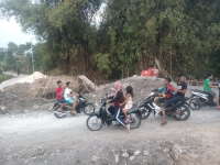 Perjalanan Menuju Bendung Gerak Terganggu Pembangunan Jembatan