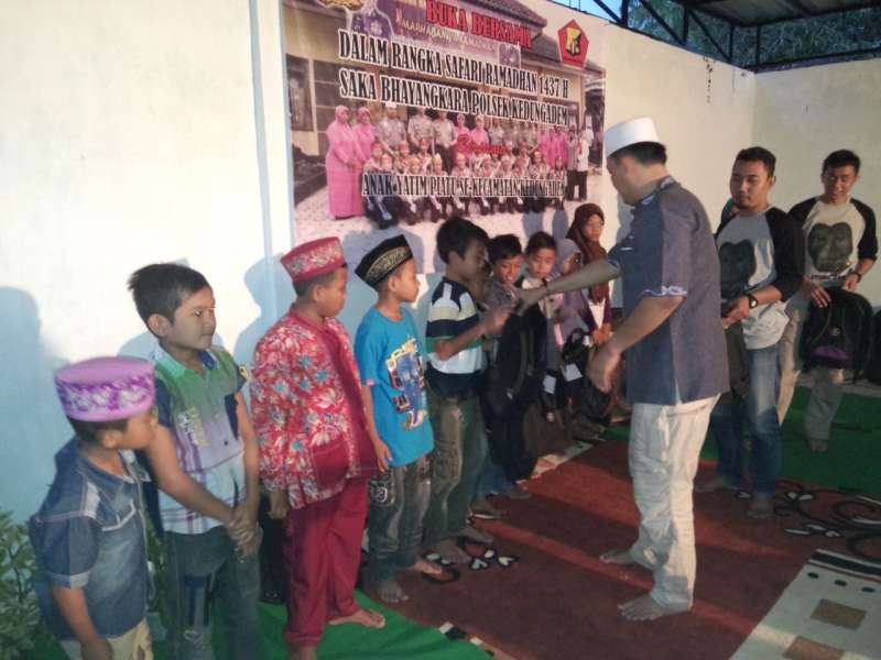 Tanamkan Jiwa Sosial, Pramuka Saka Bhayangkara Bukber Bersama Anak Yatim