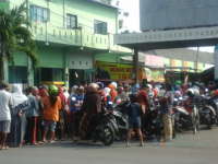 Operasi Pasar Diserbu Pembeli