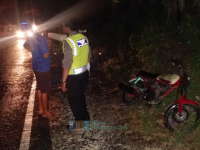 Seberangi Jalan, Bakul Sate di Baureno Ditabrak Motor