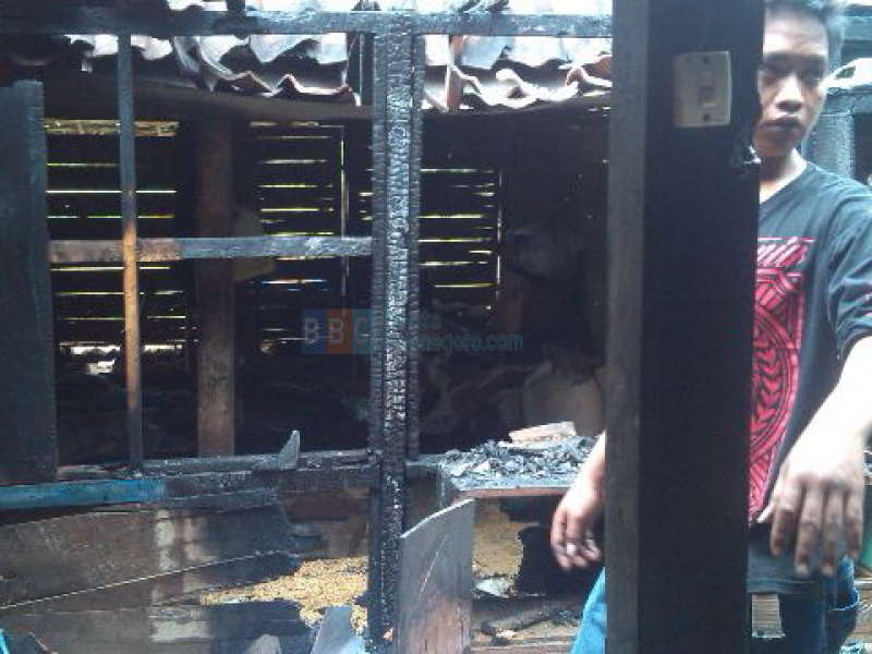 Akibat Korsleting Listrik, Satu Rumah di Ngambon Terbakar