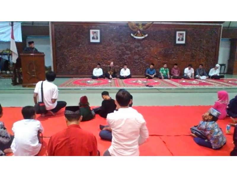 SKK Migas dan KKKS Adakan Bukber dan Santunan Yatim Piatu