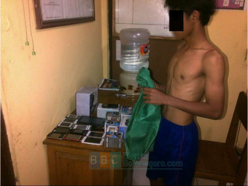 Nyolong di Konter Seluler, Seorang Pemuda 17 Tahun di Dander Diamankan Polisi