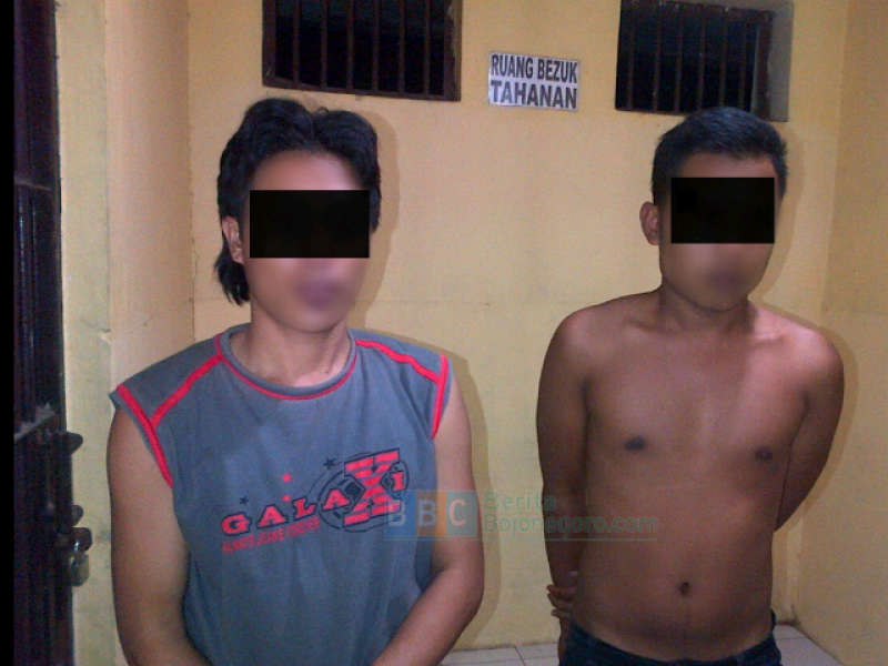 Polsek Dander Amankan 2 Tersangka Pencuri Kalung  dan Bandul Emas