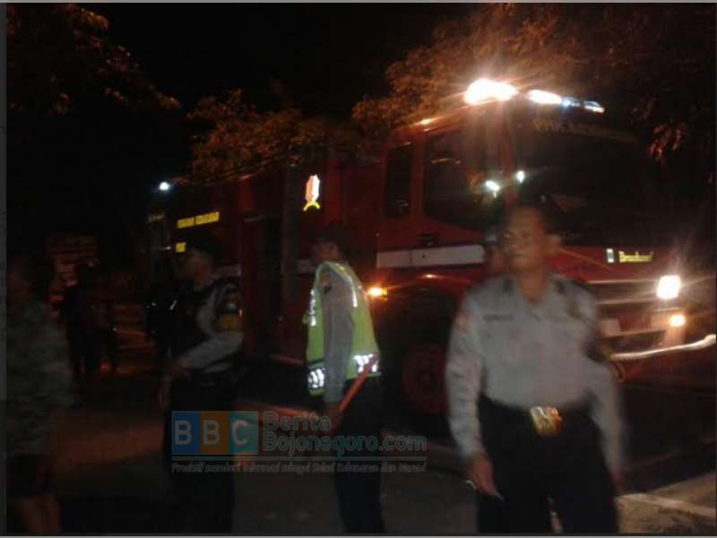 Sebuah Kios di Kecamatan Dander Hangus Terbakar di Pagi Buta