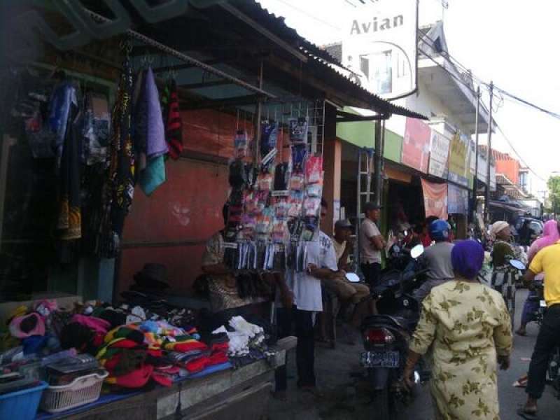Lebaran, Jalan Raya Depan Pasar Tobo Sering Macet
