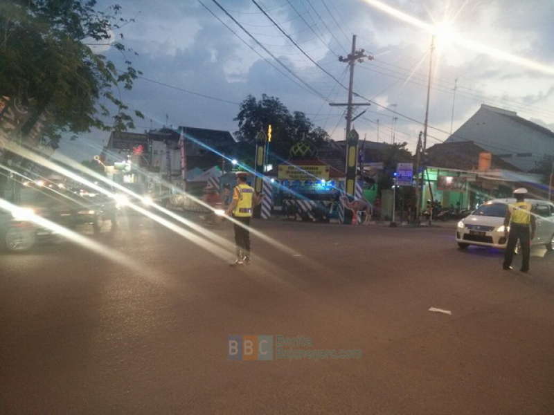 Jalur Padangan Macet, Petugas Berlakukan Sistem Buka Tutup