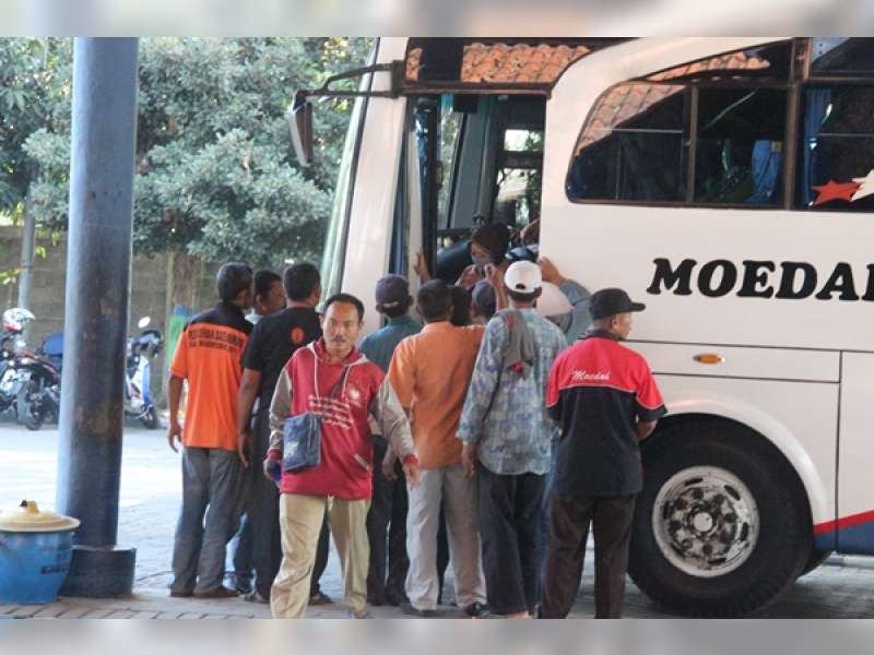 Penumpang Arus Balik di Terminal Rajekwesi Mulai Meningkat