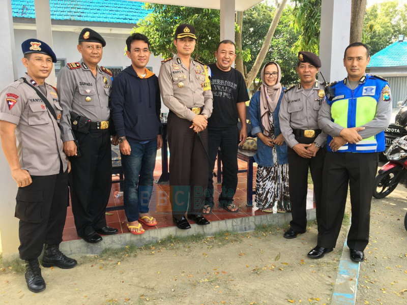 Kapolres Kunjungi Pos Pelayanan di Sukowati, Diajak Selfie Pemudik