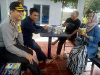 Ada Canda di Tengah Panas Terik dan Padat Arus Mudik