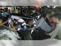 Honda Accord Hantam Pohon Sono, Sopir Terjepit