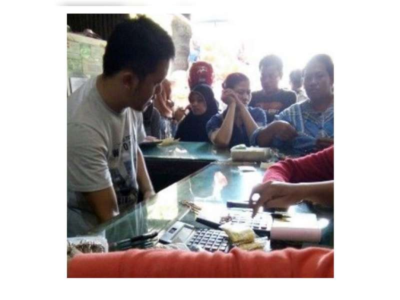 Usai Lebaran, Warga Ramai Jual Emas