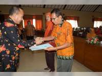 42 PNS Terima SK Purna Tugas