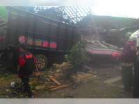 Proses Evakuasi Sopir Truk Butuh Waktu 30 Menit