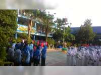 Hari Pertama Sekolah, Upacara Dipimpin Aparat Pemerintahan