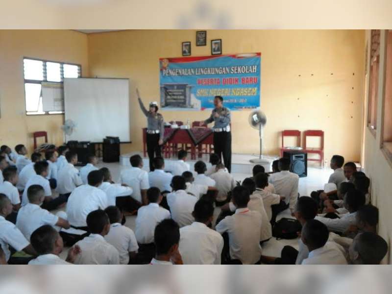 Dampingi MPLS, Satlantas Beri Sosialisasi Kamseltibcar Lantas