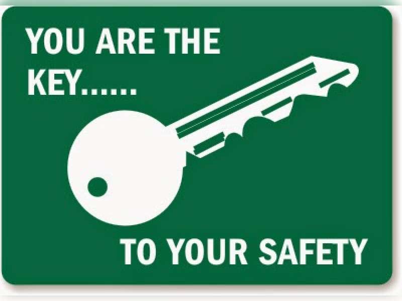 Hendak Mendahului, Mobil Inova Serempet Honda Vario