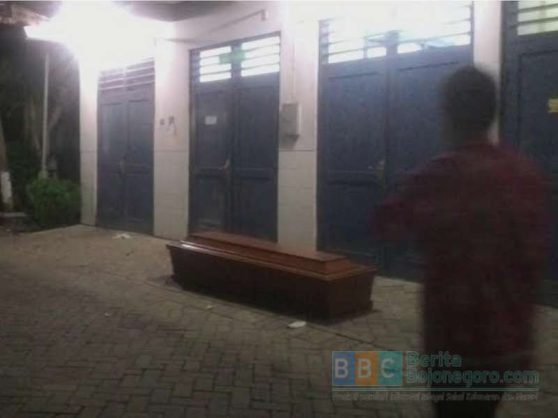 Jenazah Korban Tabrak Kereta Api di Kalitidu Sudah Dibawa Pulang Keluarga