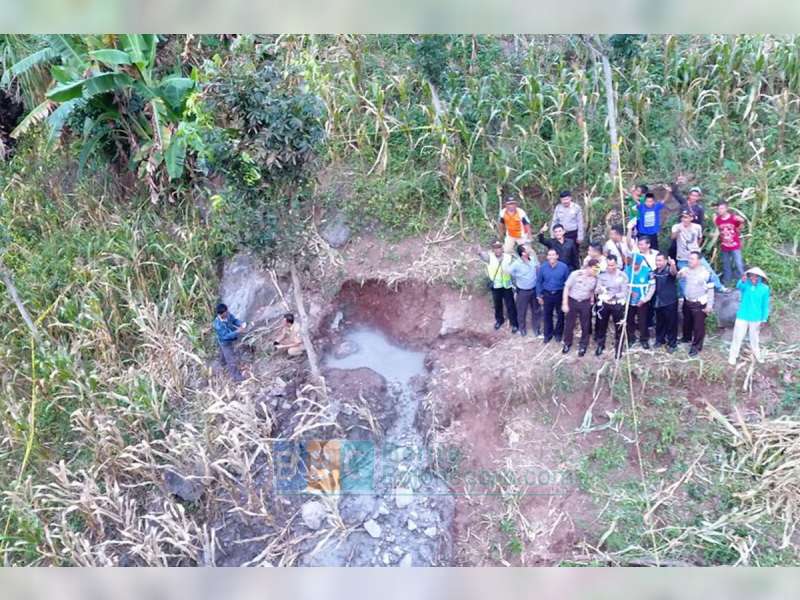 Kapolres Tinjau Langsung Semburan Lumpur di Krondonan Gondang Bojonegoro