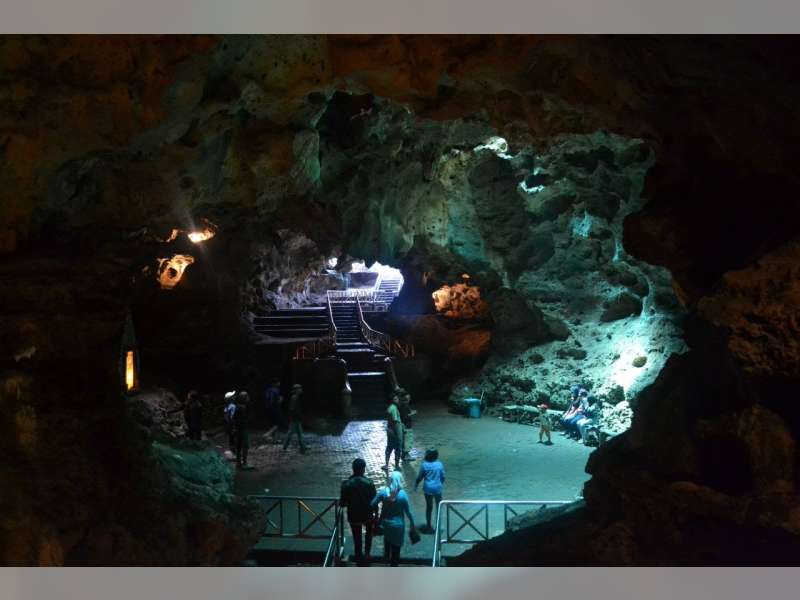 Pengunjung Gua Akbar Tuban Terus Menurun