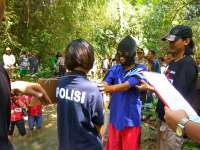 Tersangka AR Peragakan 47 Adegan saat Rekonstruksi