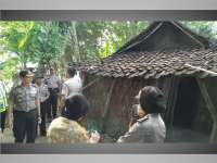 Kapolres Kunjungi Kediaman Warinem, Nenek Pencari Rombeng