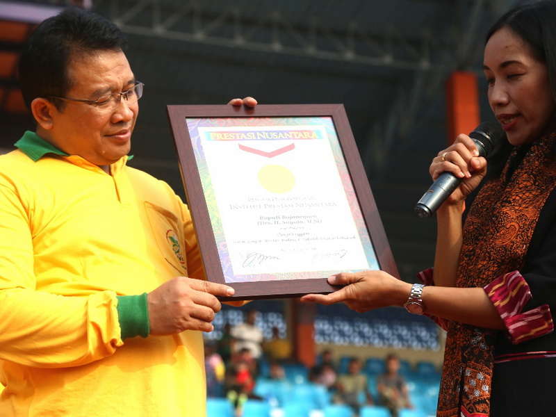 Bojonegoro Terima 3 Sertifikat Prestasi Nusantara