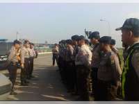 Kapolres Bojonegoro Terjun Langsung Amankan Unras di Fly Over Blok Cepu