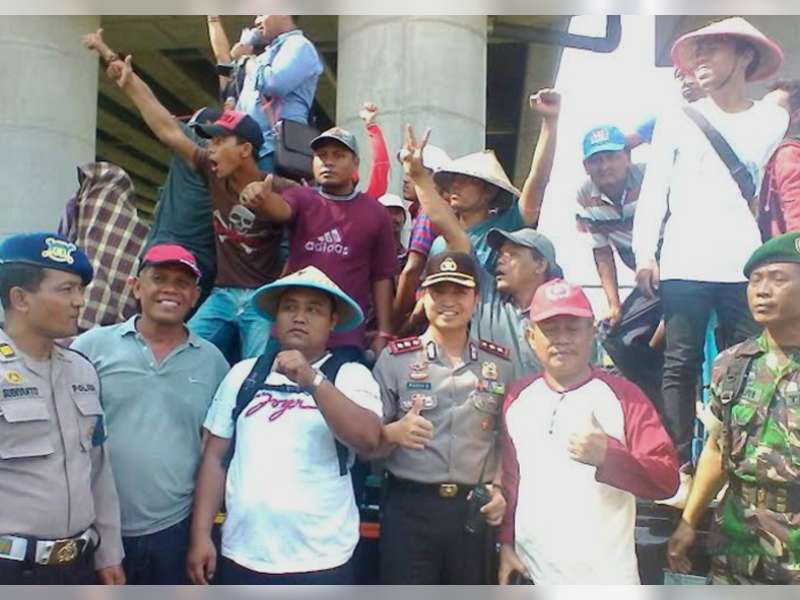 Aksi Unjukrasa di Fly Over Blok Cepu Berlangsung 30 Menit