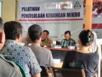 Petani dan Pedagang di Kecamatan Gayam Belajar Kelola Keuangan Mikro