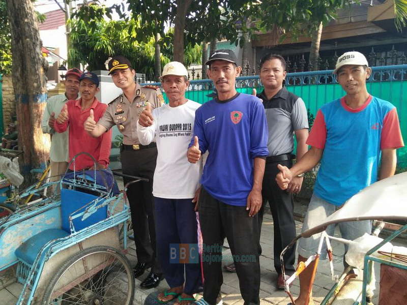 Tersenyum Bersama Tukang Becak